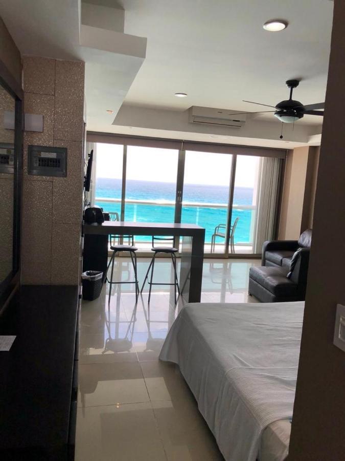 Ocean Front Studio * Cancun