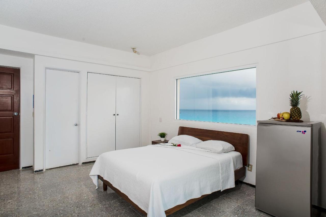 Stunning! 2 Bdrm Beach/oceanfront On Beach - Zone Apartahotel Cancún