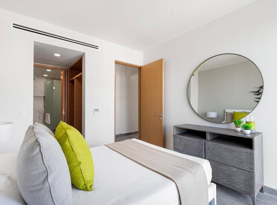 Oceanview 3 Bedroom Condo, Rooftop Pool&jacuzzi, Beach! Cancún