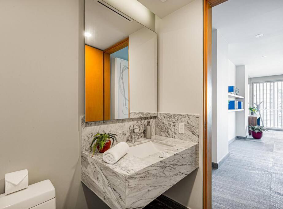 Oceanview 3 Bedroom Condo, Rooftop Pool&jacuzzi, Beach! *