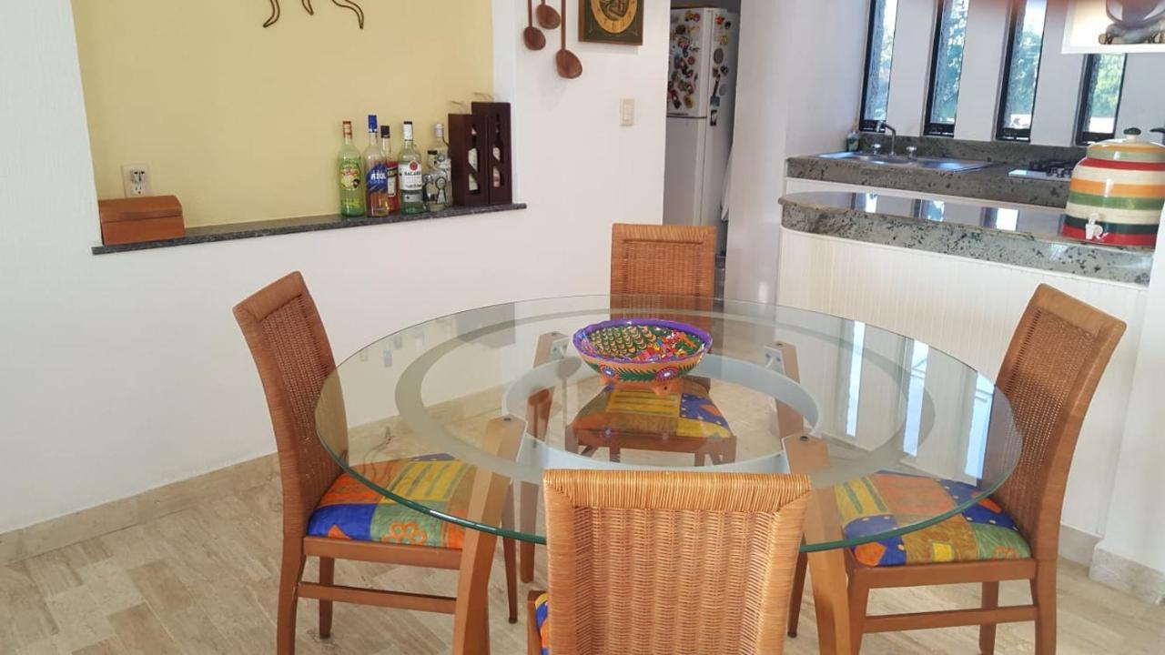 A La Orilla Del Mar Puerto Juarez *