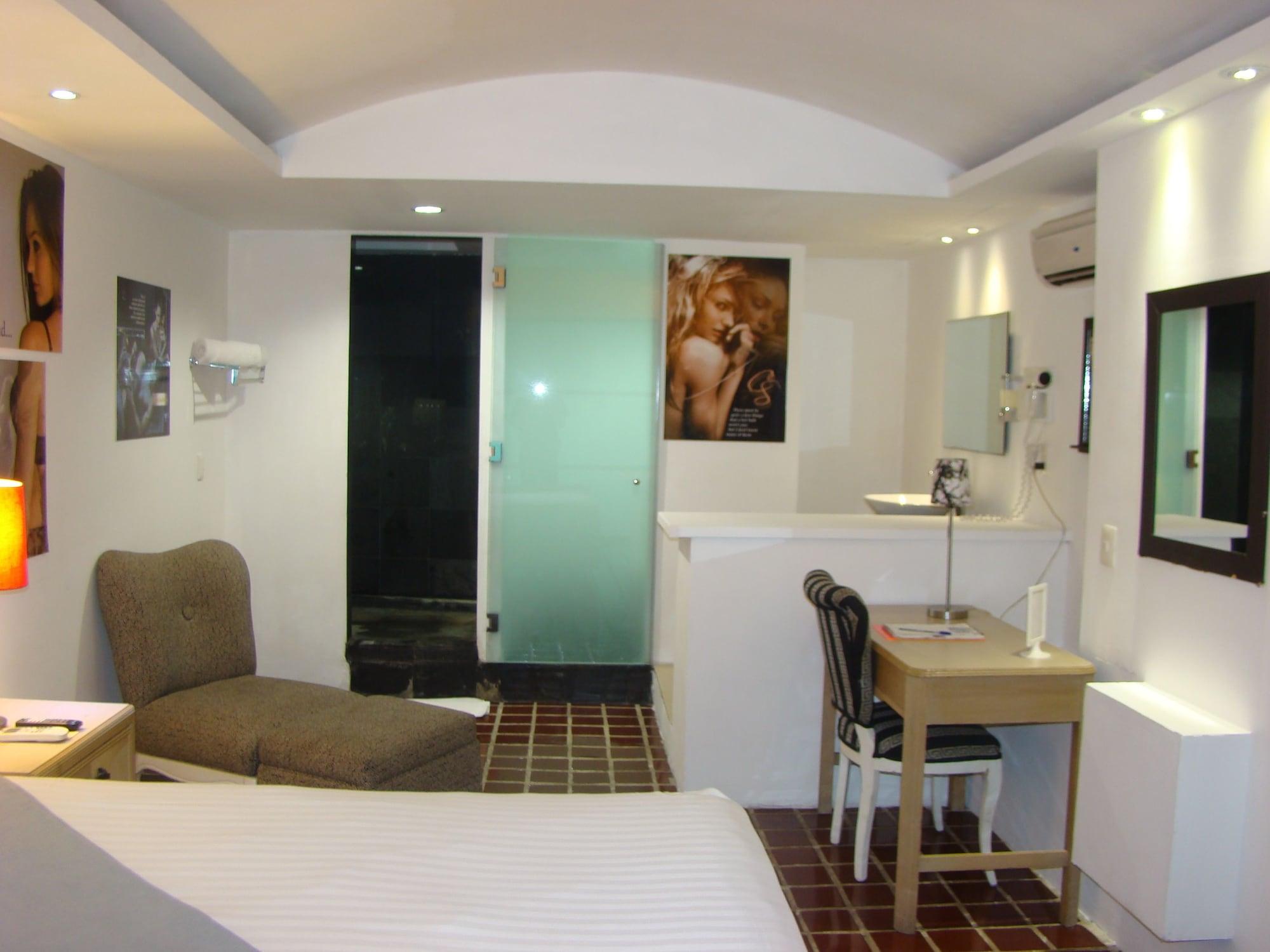 Mayafair Design Hotel 4*