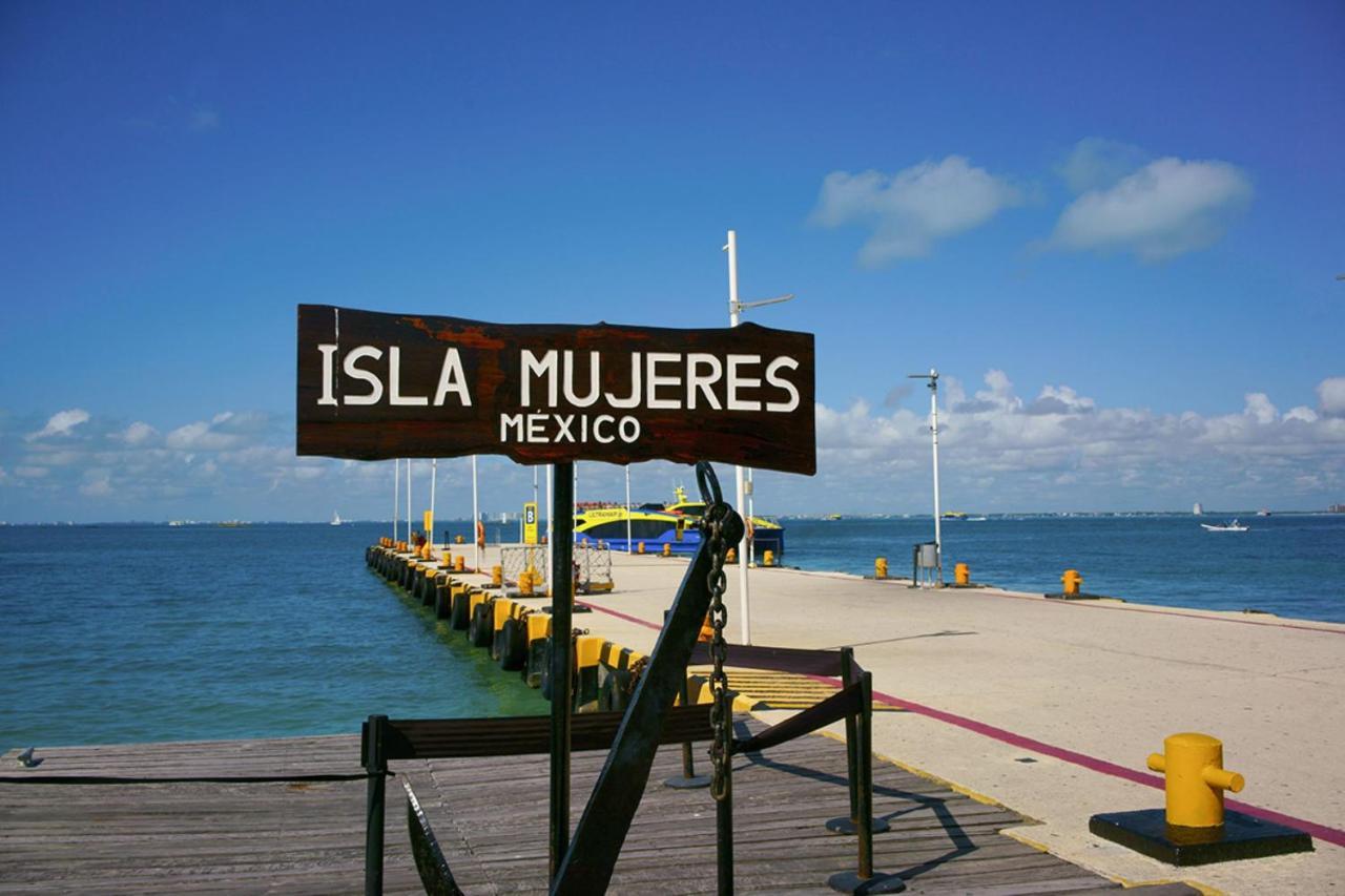 Apartamento Yaakun Studio. 350 M Ferrys Isla Mujeres