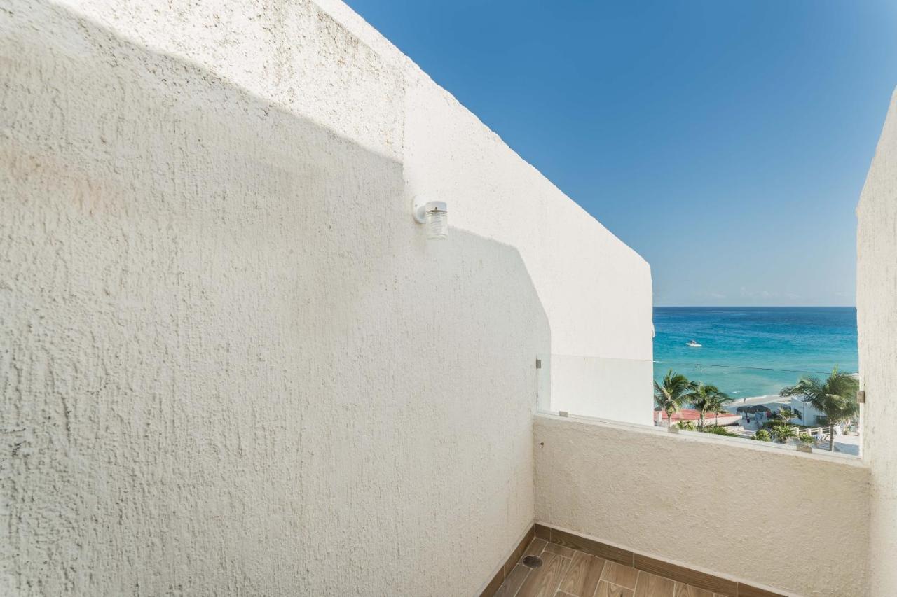 Beachview & Balcony 3905 Cancun