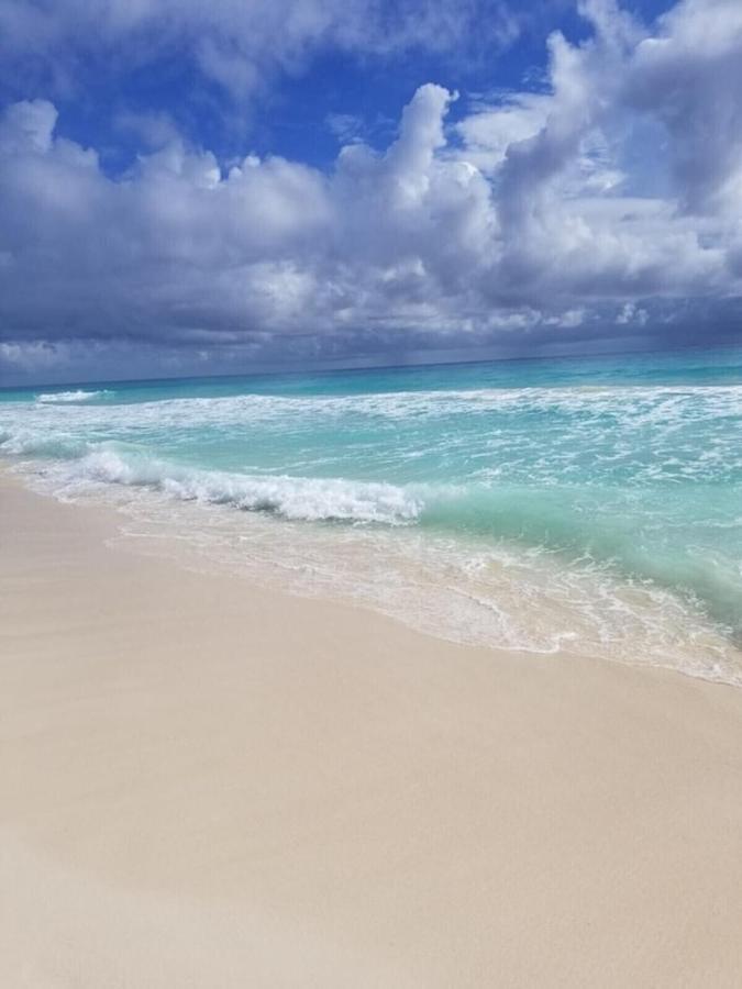 Zone, Beachfront 2 Bedroom - Prime Location Apartamento
