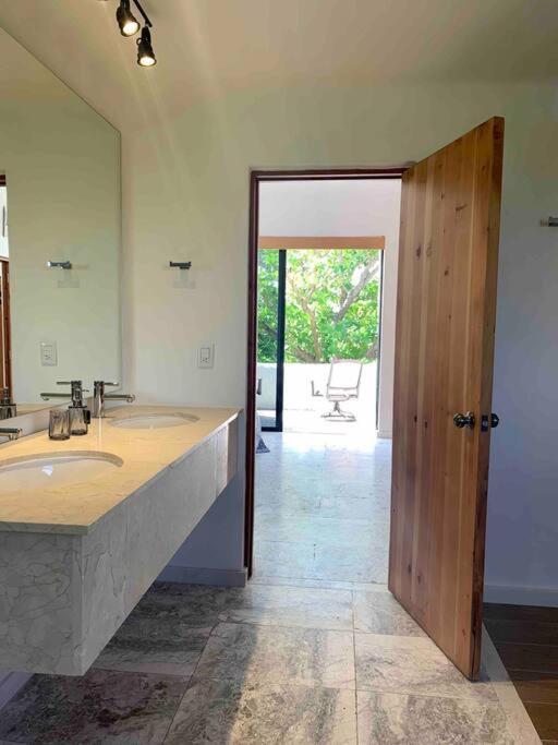 Villa Delightful Waterfront By Casa Paraiso Cancun