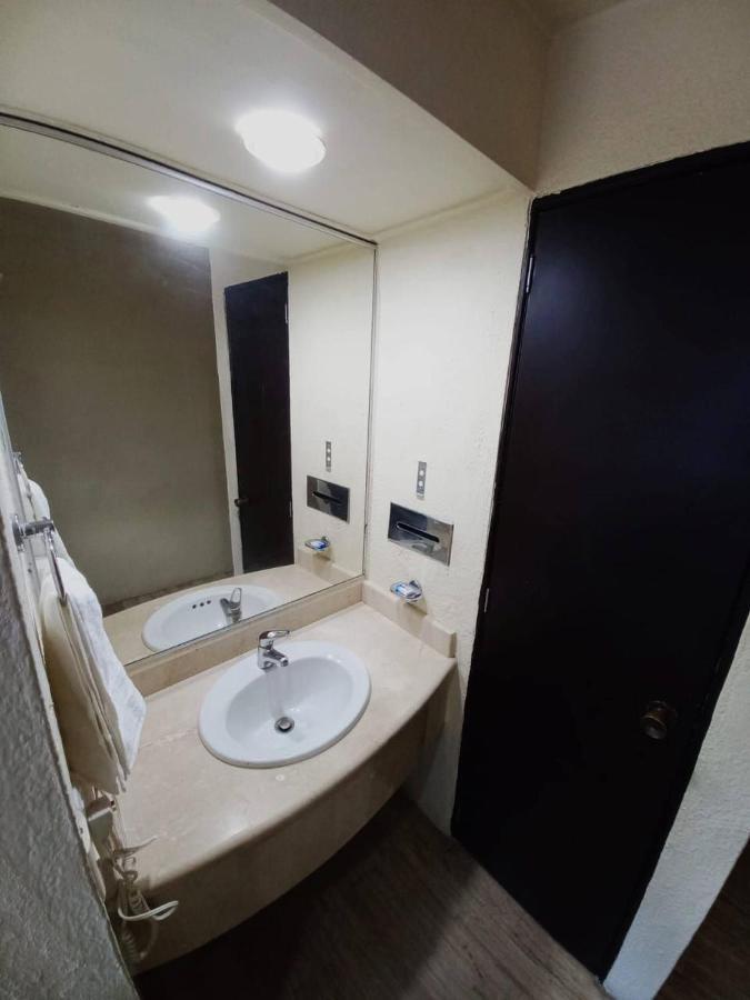 In Guest - 502 Inside