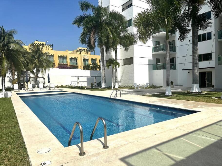 3br Beautiful With Pool Gym & Great Location