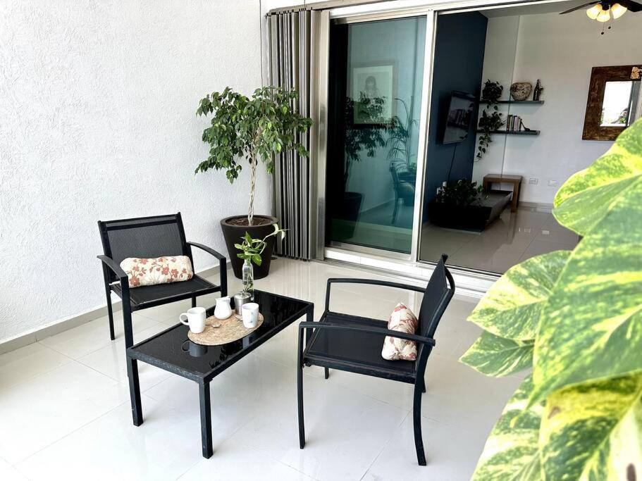 3br Beautiful With Pool Gym & Great Location *