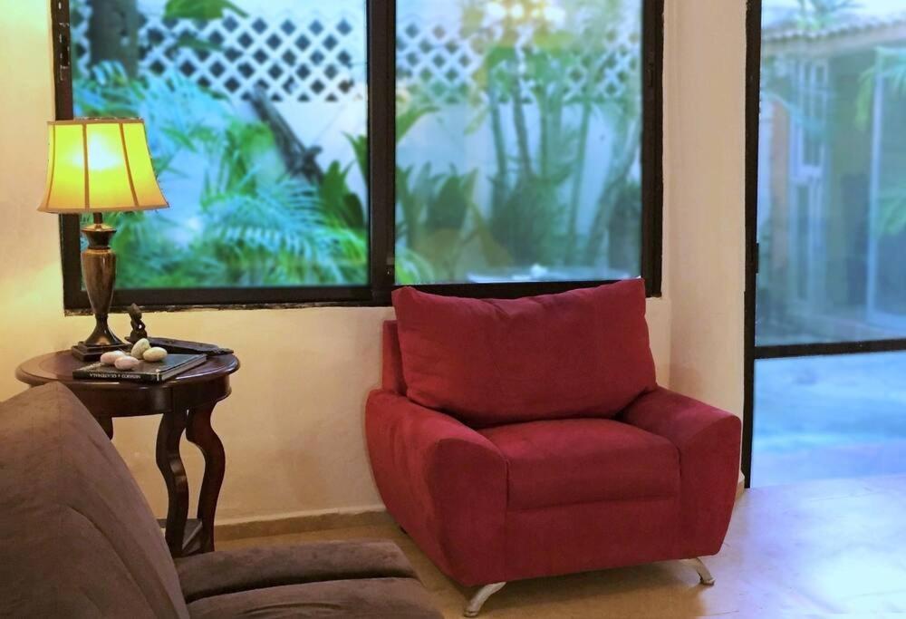 2 Min To The Beach - Casa Jardin Apartment