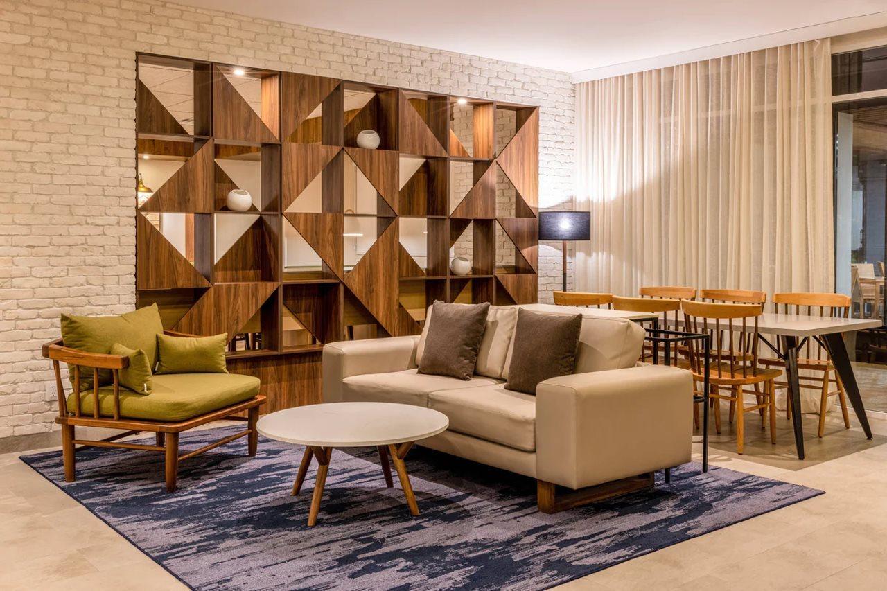 Fairfield By Marriott And Downtown Hotel