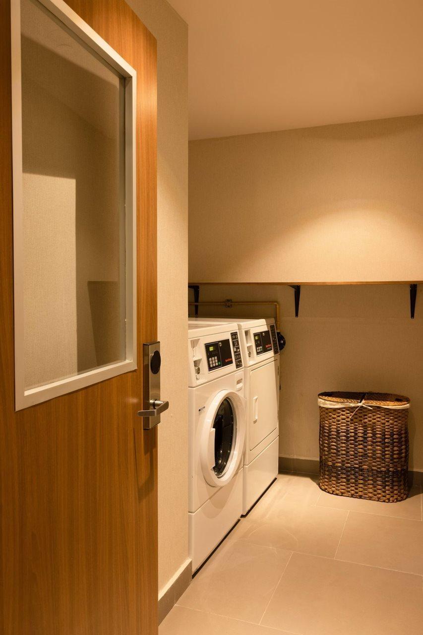 Fairfield By Marriott And Downtown Hotel 3*