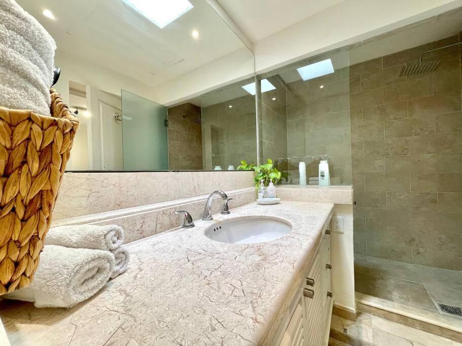 Сasa de vacaciones 5br Ocean Front Zone Luxury House By Solmar *