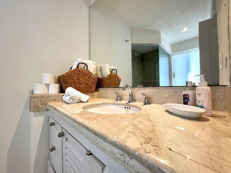 5br Ocean Front Zone Luxury House By Solmar * Cancun