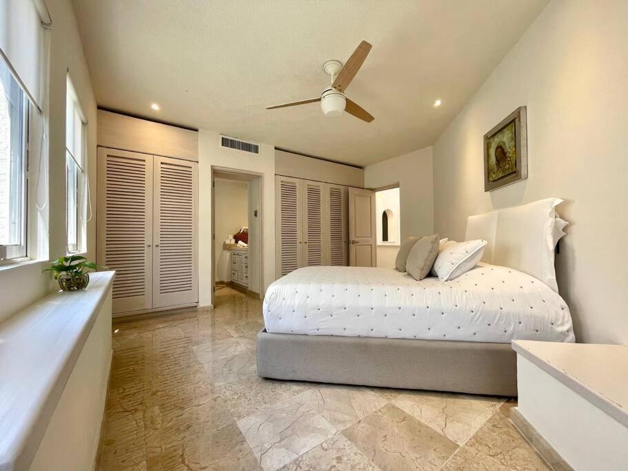 Сasa de vacaciones 5br Ocean Front Zone Luxury House By Solmar