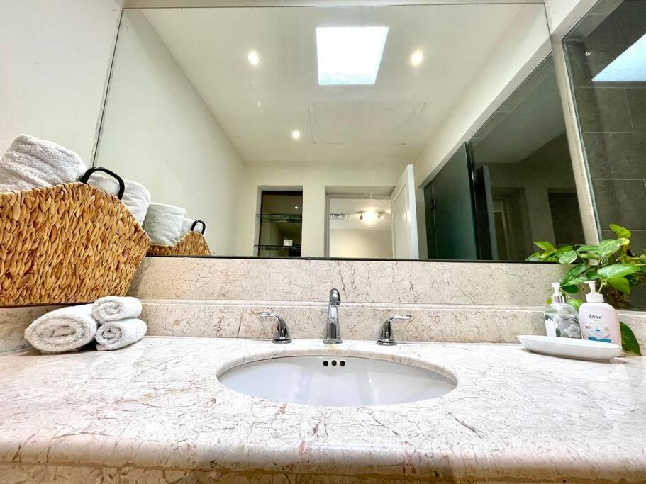 Сasa de vacaciones 5br Ocean Front Zone Luxury House By Solmar