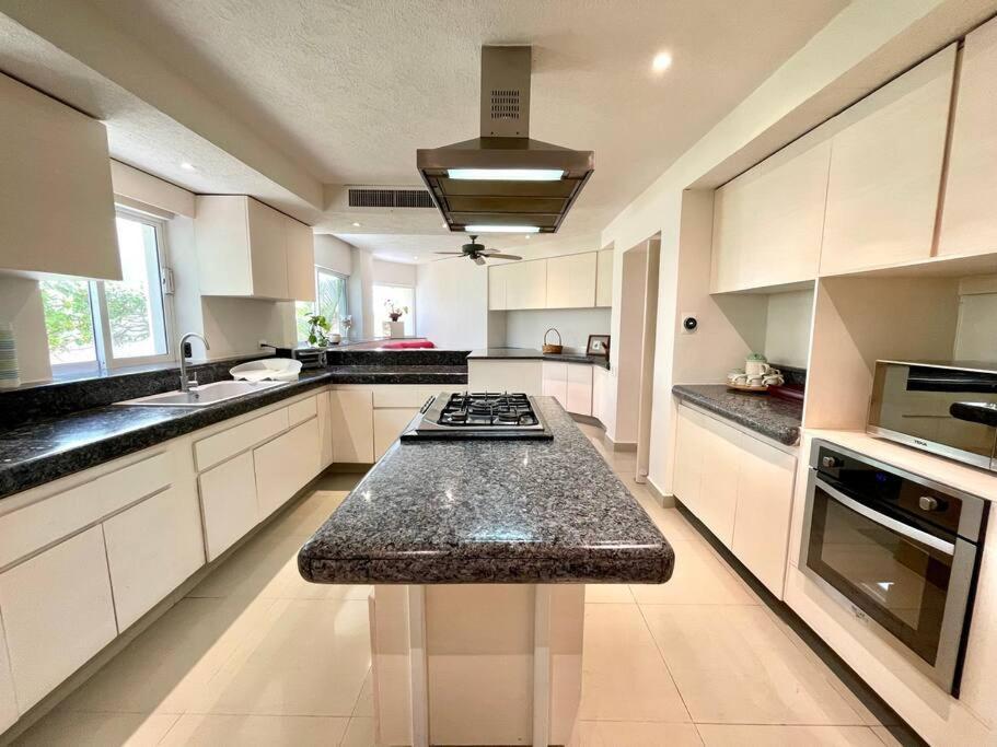Holiday home 5br Ocean Front Zone Luxury House By Solmar *