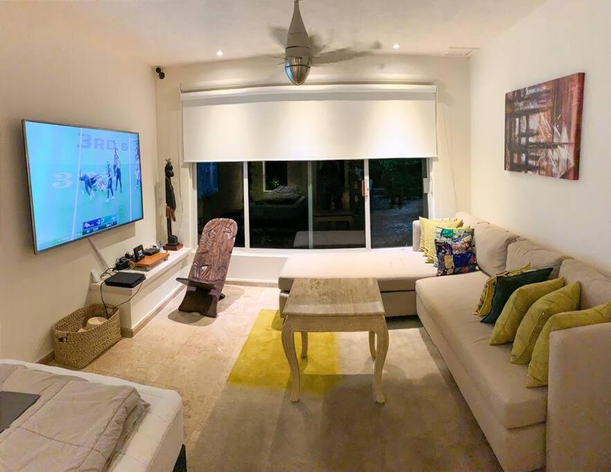 Сasa de vacaciones 5br Ocean Front Zone Luxury House By Solmar Cancún