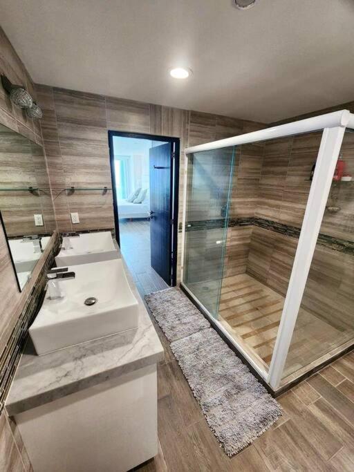 •amazing Beachfront Condo• Apartamento