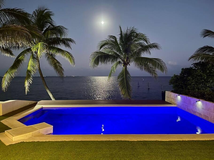 Сasa de vacaciones 5br Ocean Front Zone Luxury House By Solmar Cancún