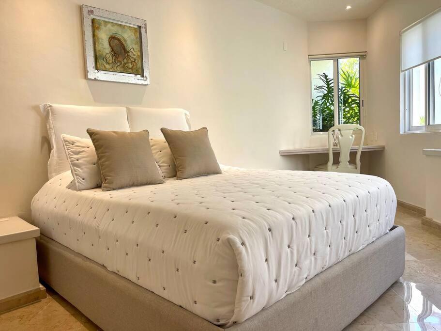 Сasa de vacaciones 5br Ocean Front Zone Luxury House By Solmar
