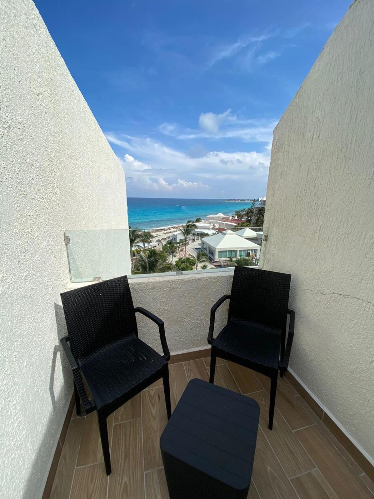 Beachview & Balcony 3905