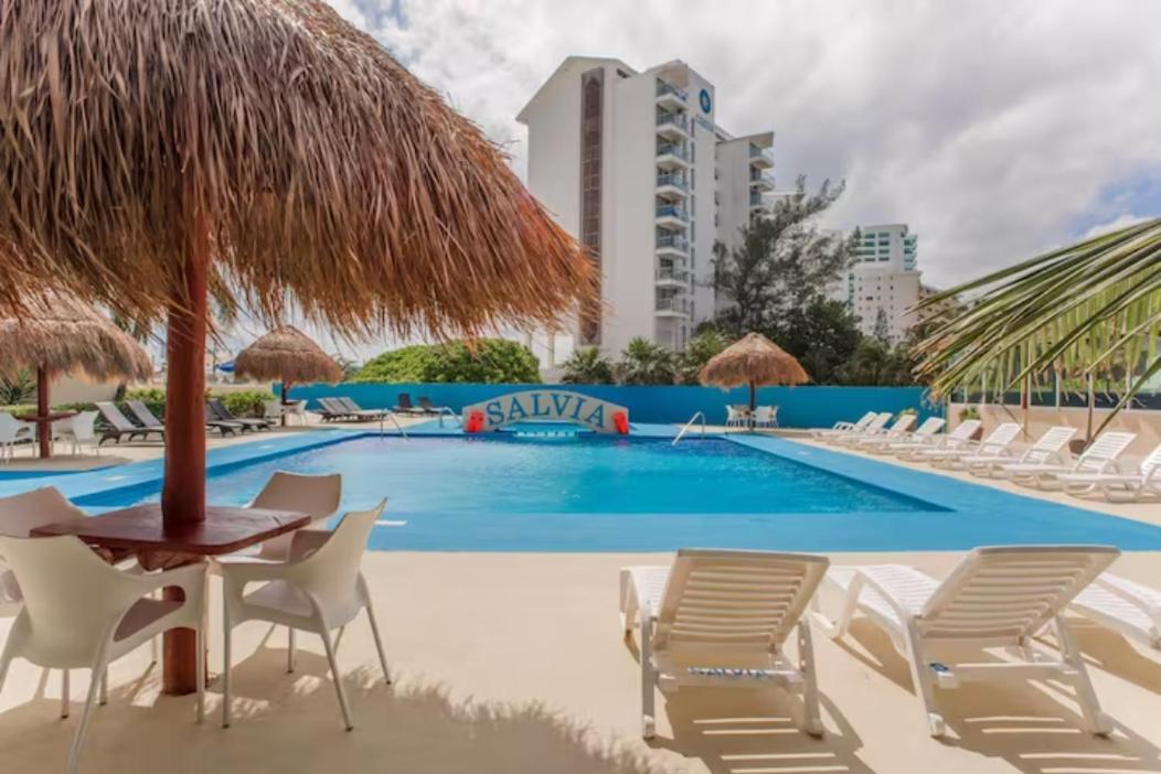 Stunning! 2 Bdrm Beach/oceanfront On Beach - Zone * Cancún