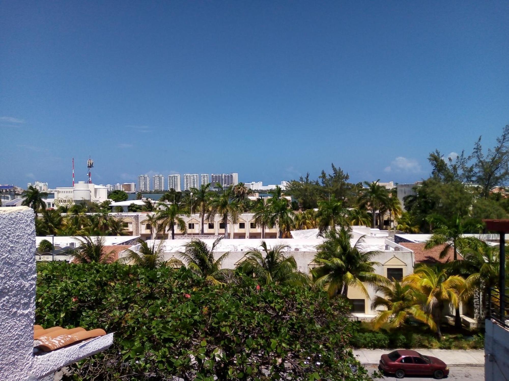 La Escarlata De Eli En El 211 Cancún
