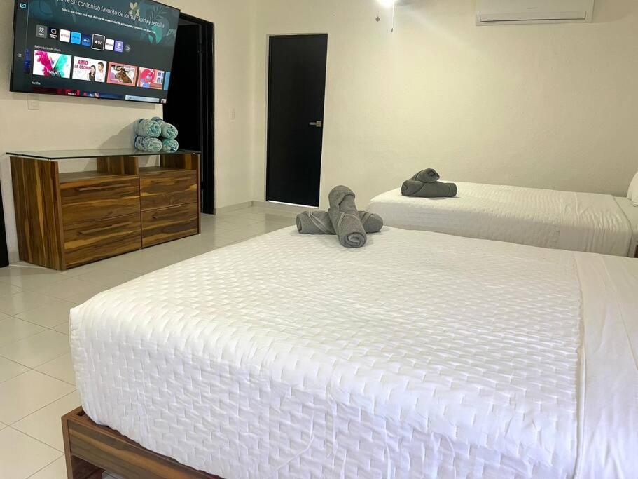 Deco 6b Modern Great Location