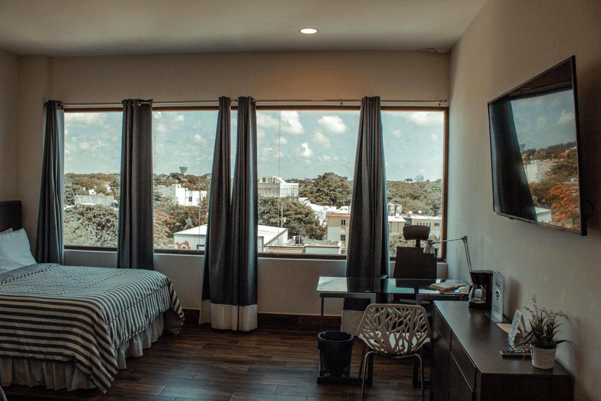 Sky Hotel *