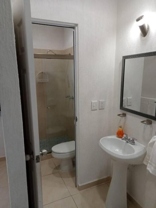 Casa-piscina-3hab-bano Privado-wifi 50 Mbps-tina Сasa de vacaciones *