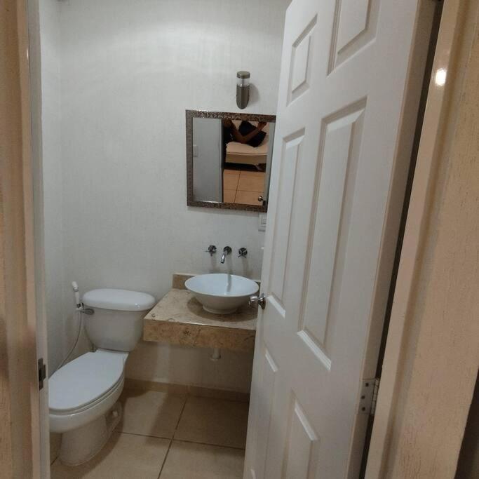 Casa-piscina-3hab-bano Privado-wifi 50 Mbps-tina Сasa de vacaciones Cancún