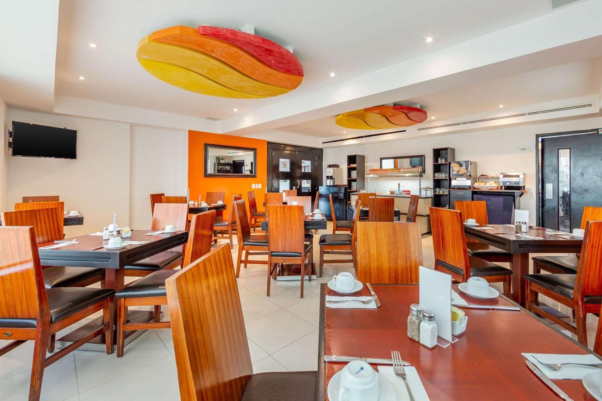 Hotel Comfort Aeropuerto 4*