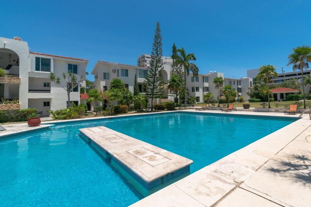 Zona Hotelera 3 Bedroom Lagoon Playa Linda