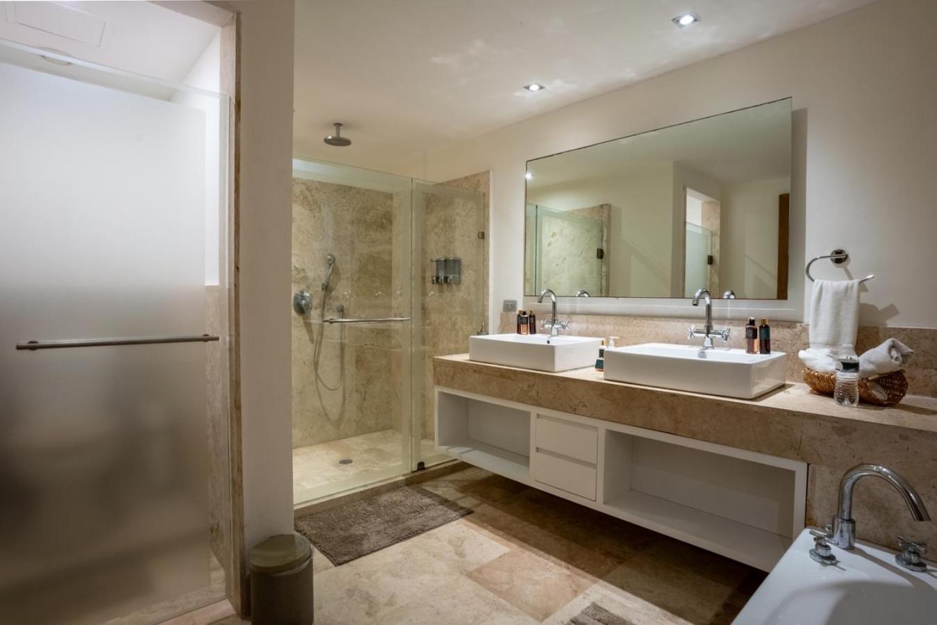 2br Beachfront Exclusive W/ Features Apartamento *