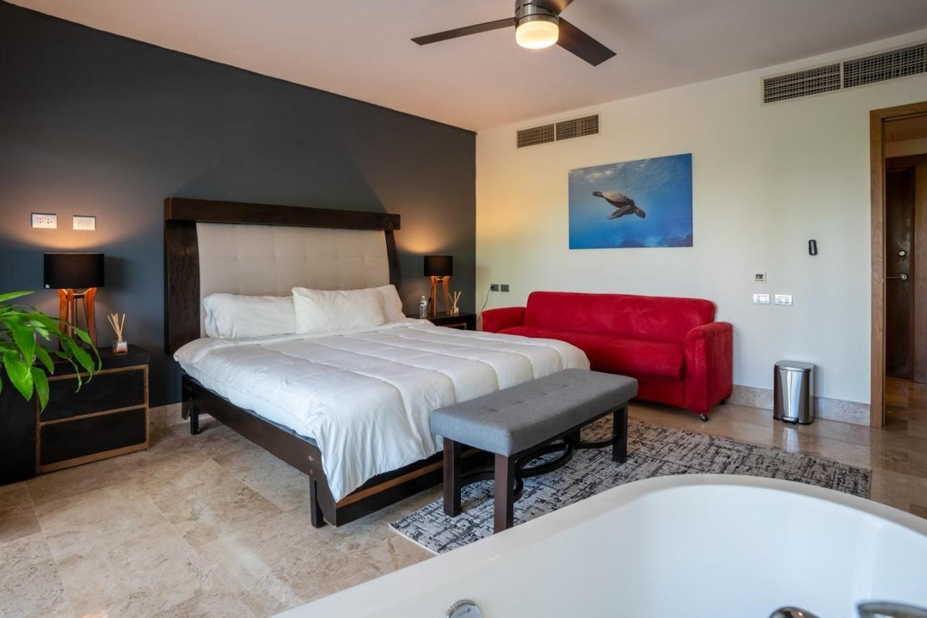 2br Beachfront Exclusive W/ Features Cancún