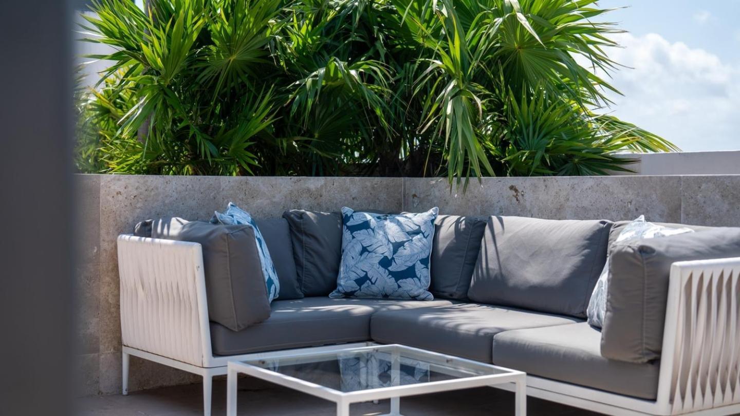 2br Beachfront Exclusive W/ Features Apartamento Cancún