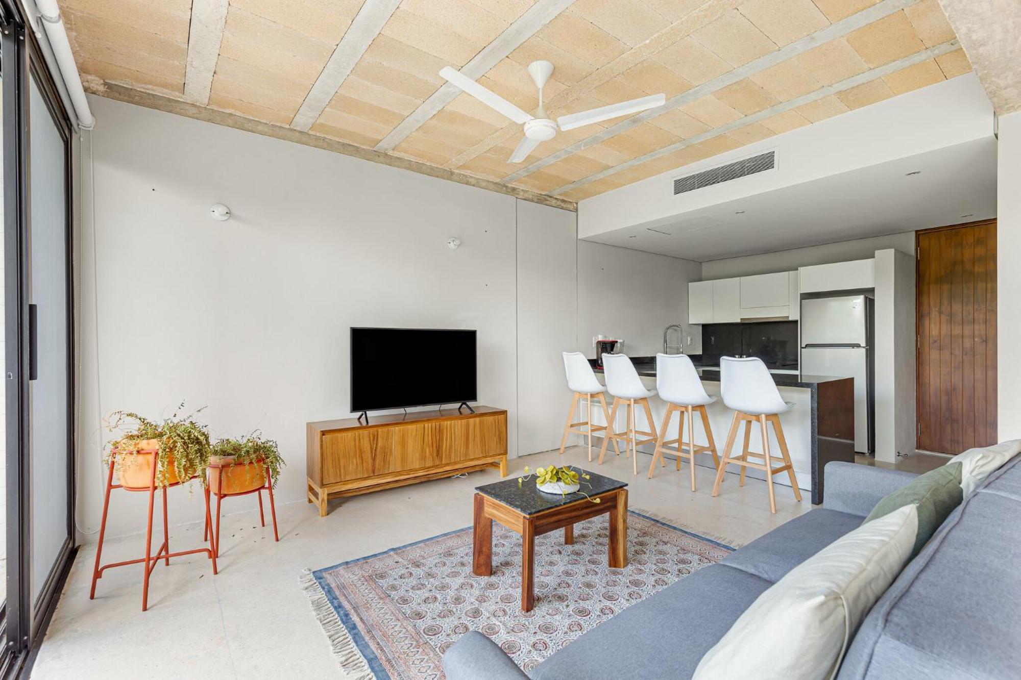 Spacious Large Loft With Pool *