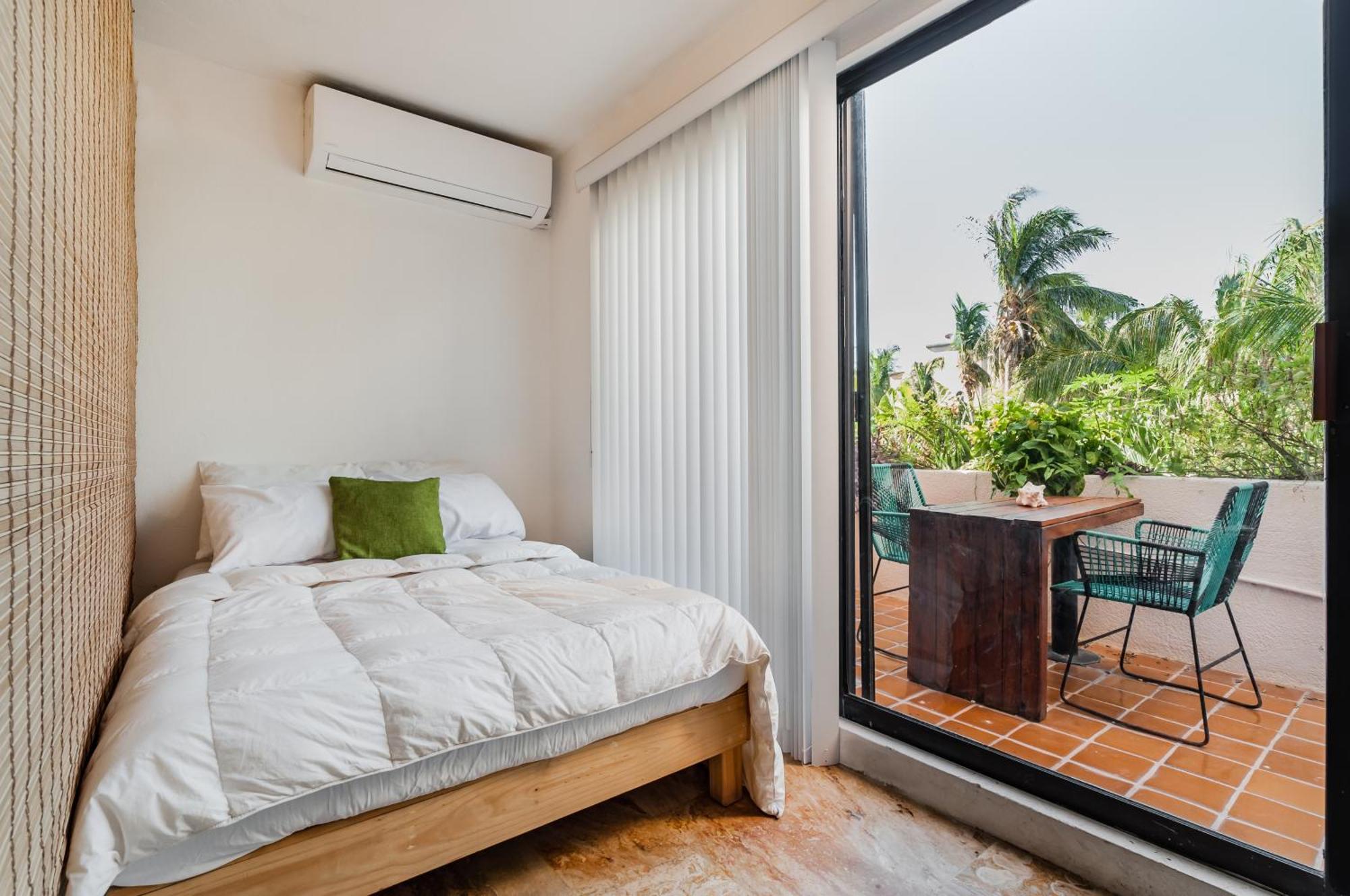 Laguna Beach Apartment Cancun