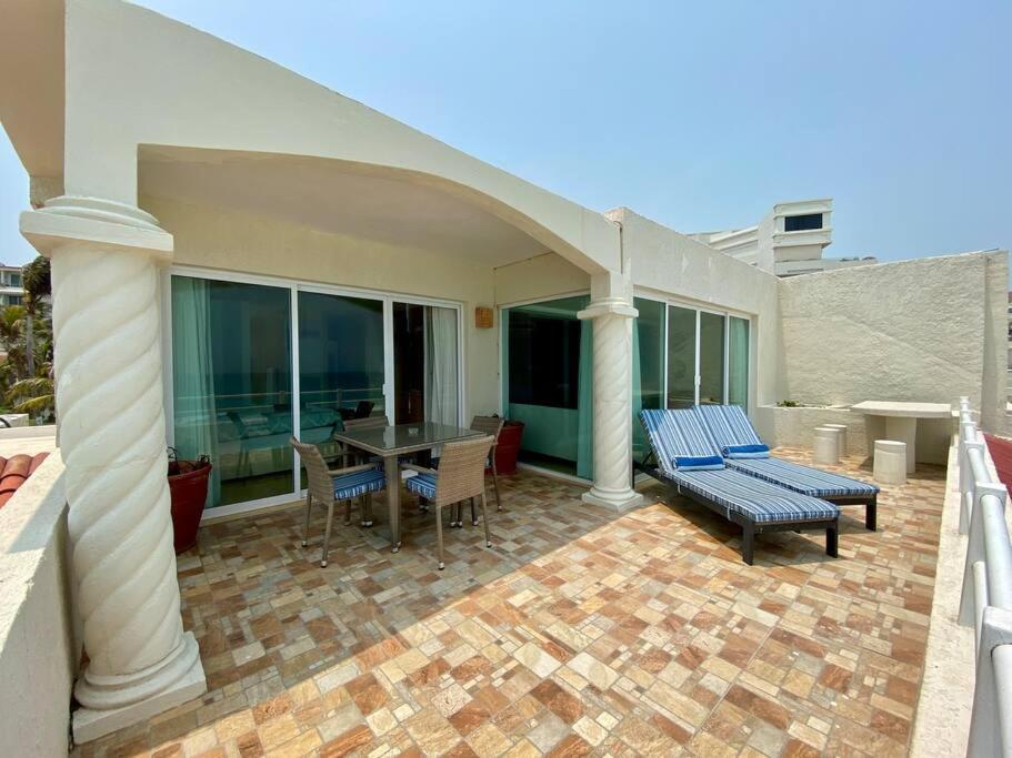 Eltonblom1970 At Out Look Com Beach House Blom Villa