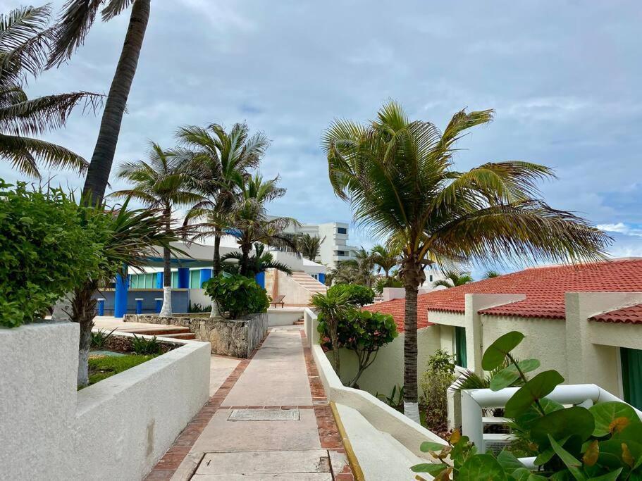 Eltonblom1970 At Out Look Com Beach House Blom Villa Cancún