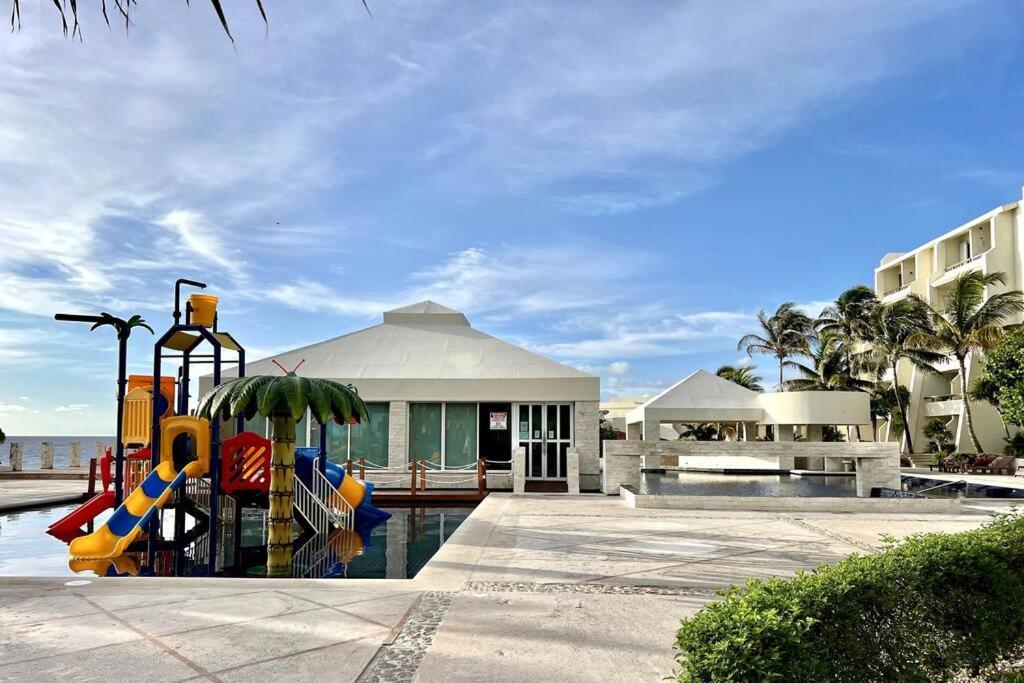 Eltonblom1970 At Out Look Com Beach House Blom Cancún
