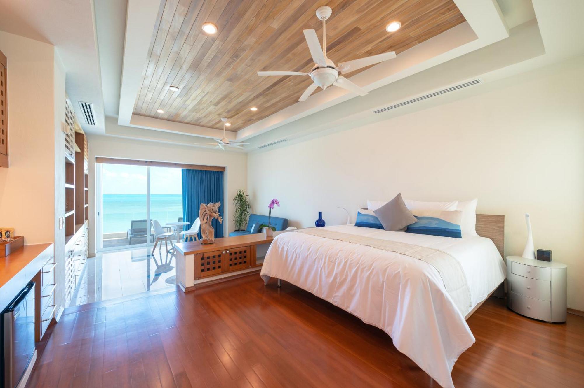 Punta Sam - Beachfront Luxury * Cancun