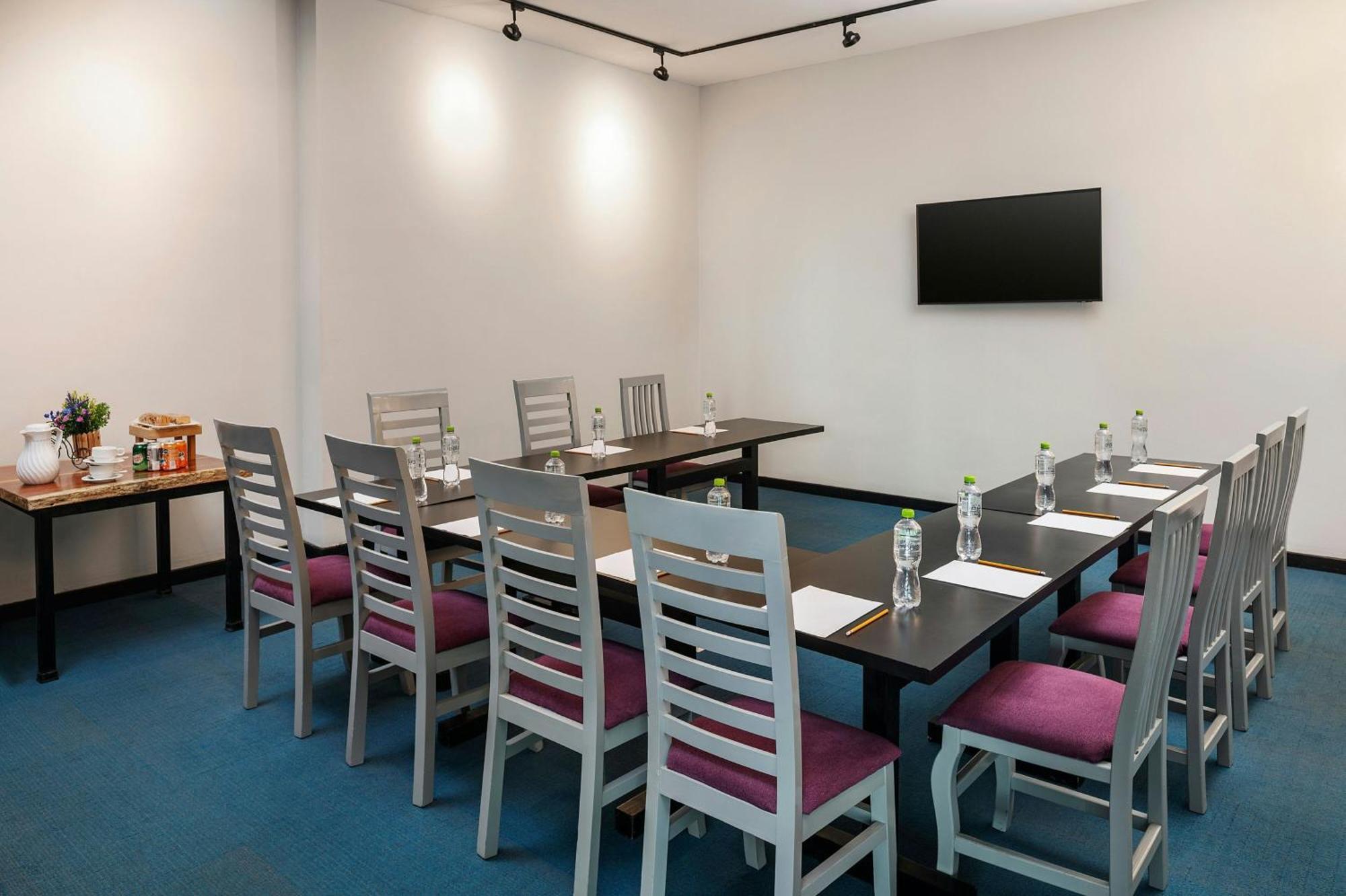 Aloft Hotel 4*