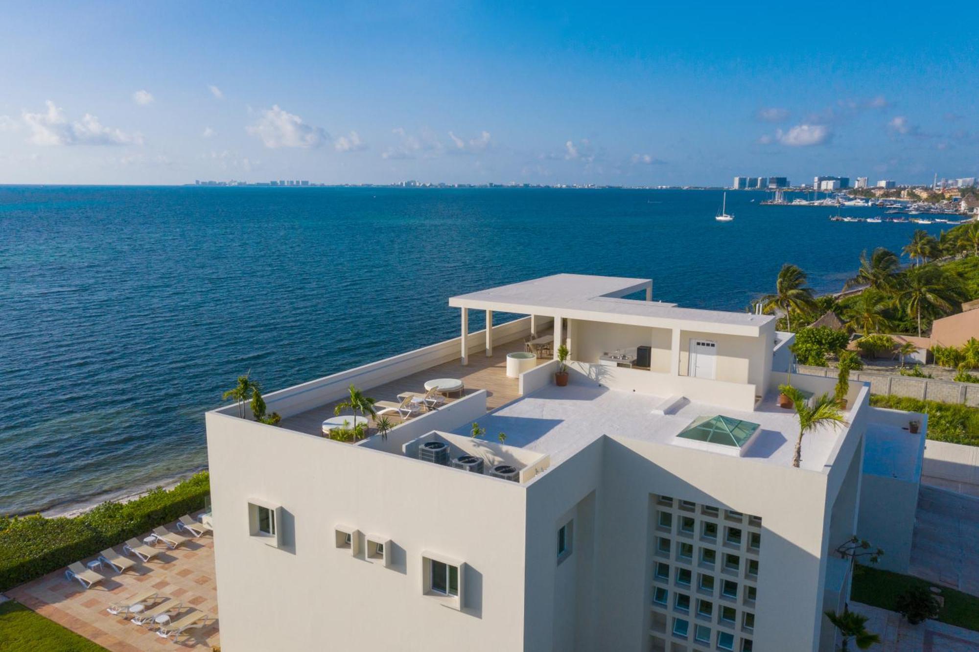 Punta Sam - Beachfront Luxury Villa Cancun