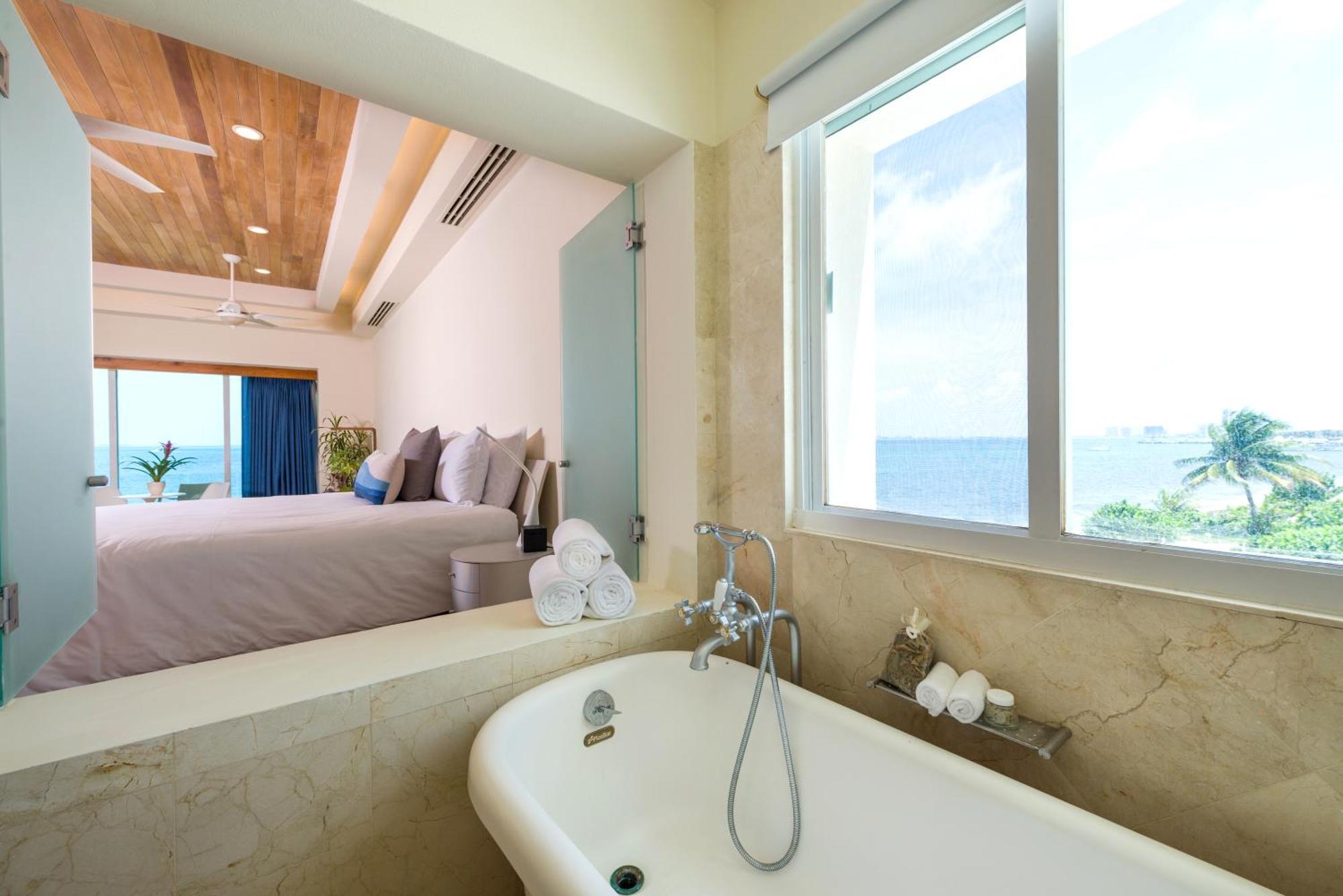 Villa Punta Sam - Beachfront Luxury Cancun