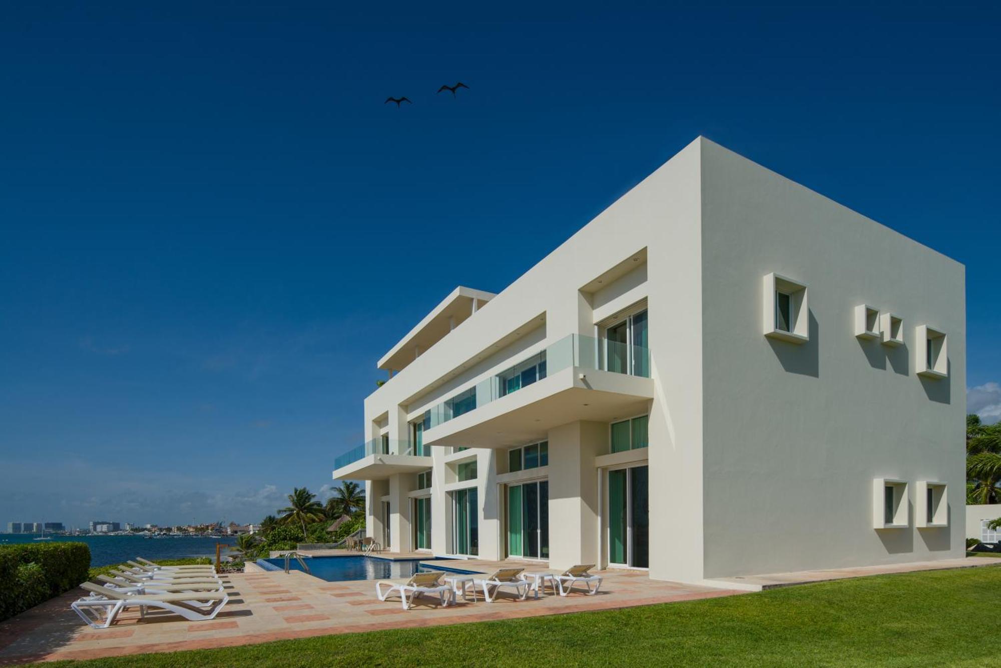 Punta Sam - Beachfront Luxury * Cancun