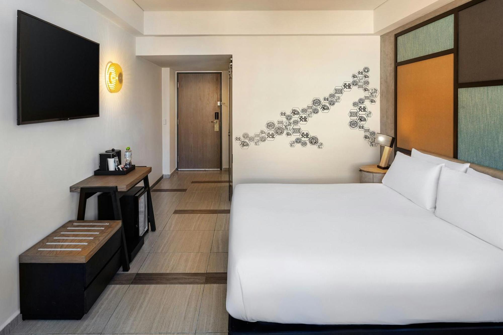 Aloft Hotel 4*
