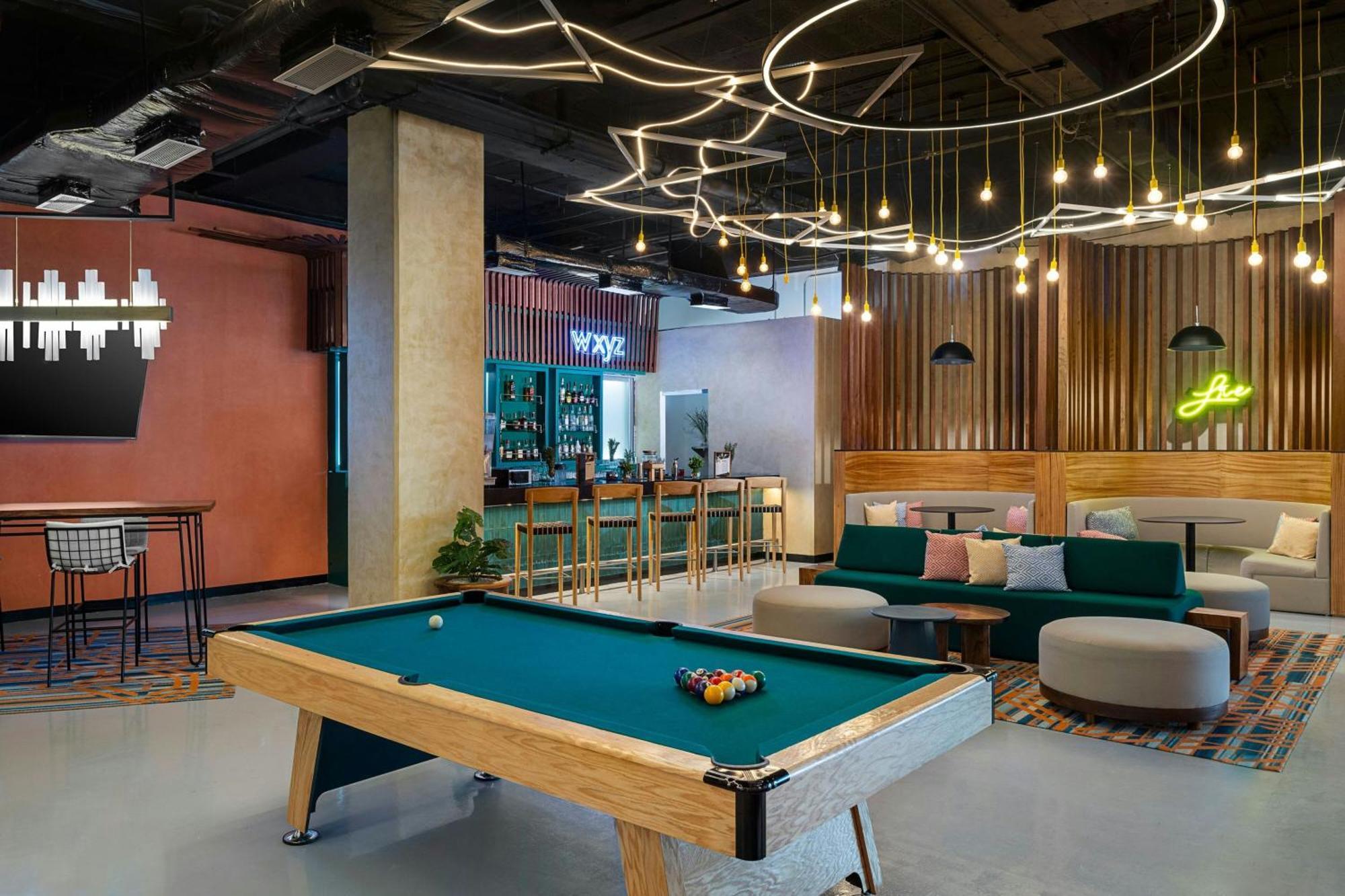 Aloft Hotel 4*