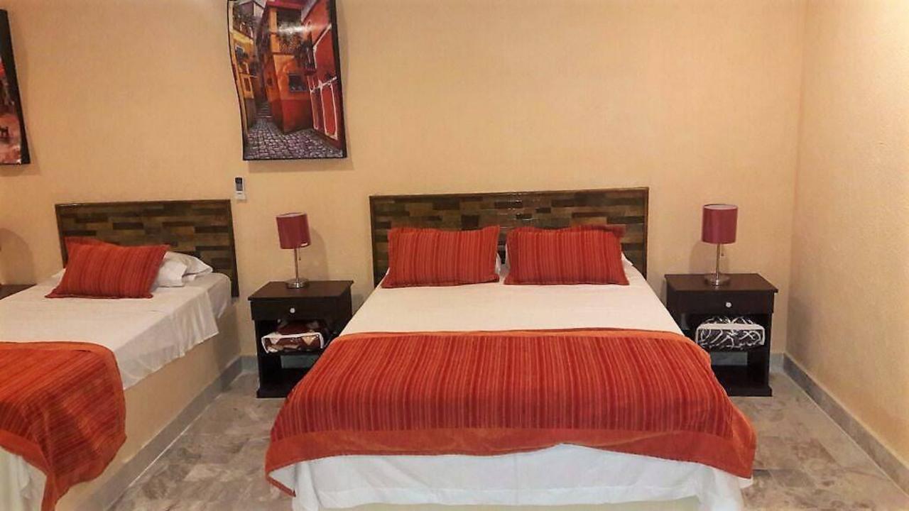 Versalles Hotel 2*